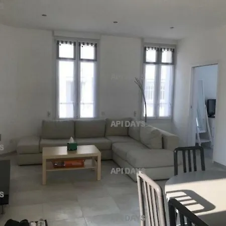 Ensemble Pour 6 Personnes Avec 3 Chambres Entierement Refait A Neuf - Norme Handicape